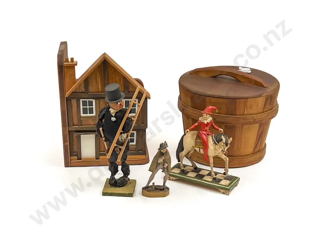 Quantity of Assorted Vintage Woodware etc Image 1++