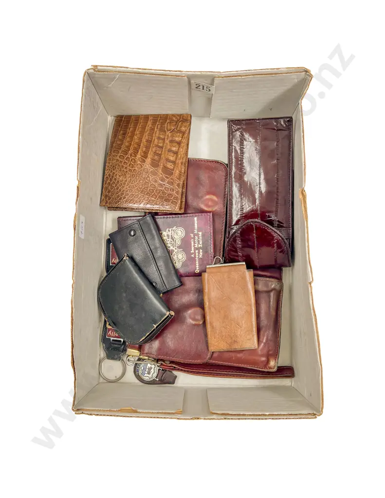 Box of Assorted Leather Wallets Image 1++