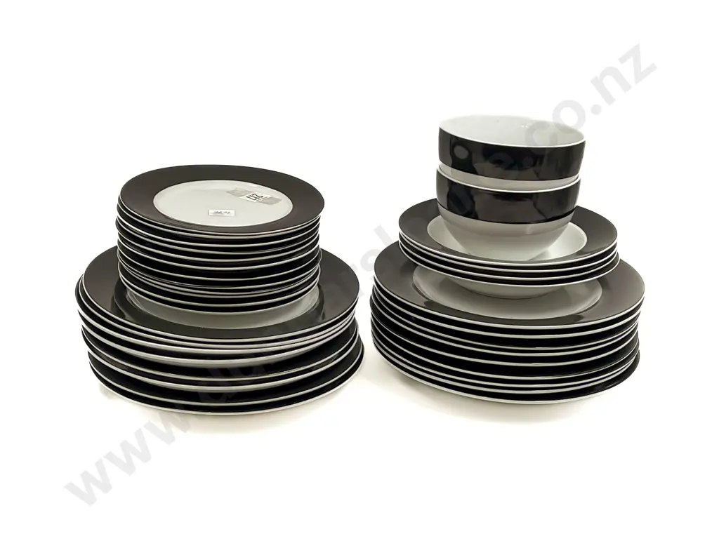 Quantity of Assorted Modern Dinner China Image 1++