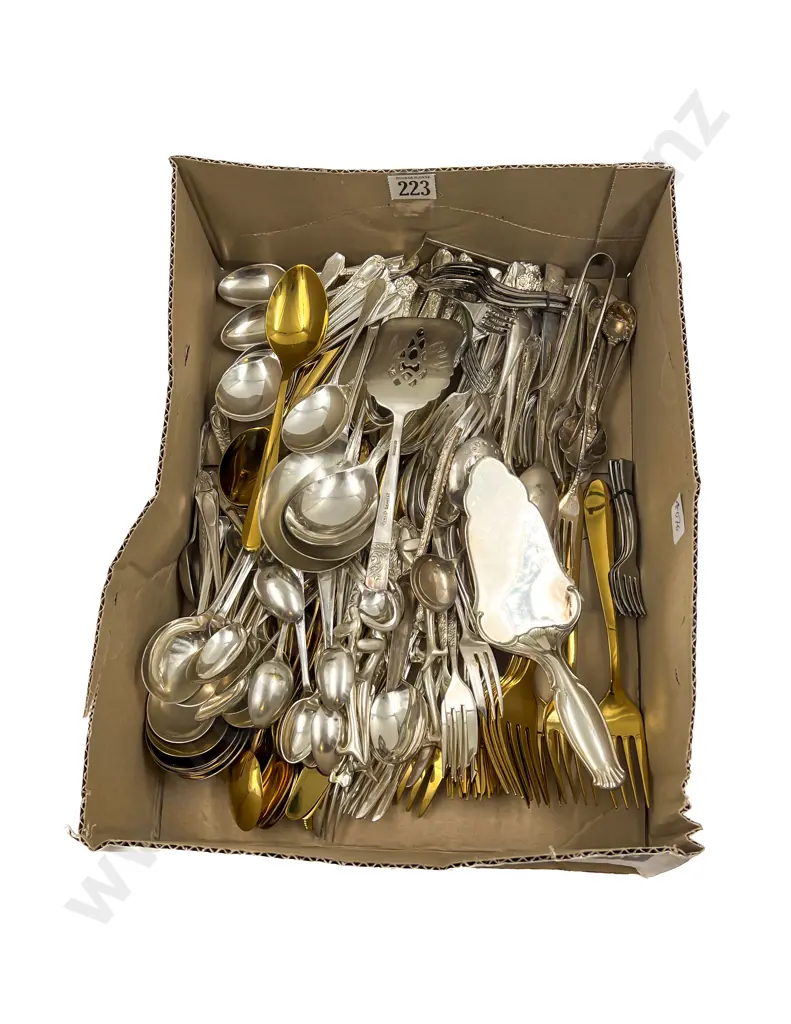 Box Quantity of Assorted Cutlery Image 1++