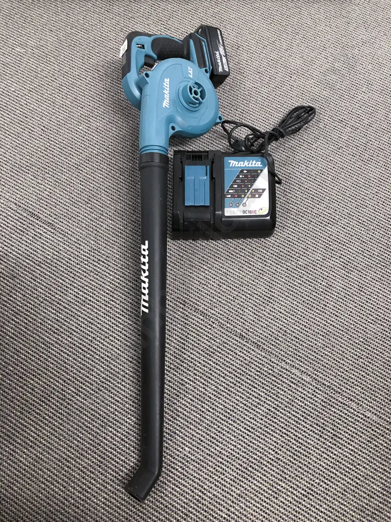 Makita Electric Leaf Blower & Charger Image 1++