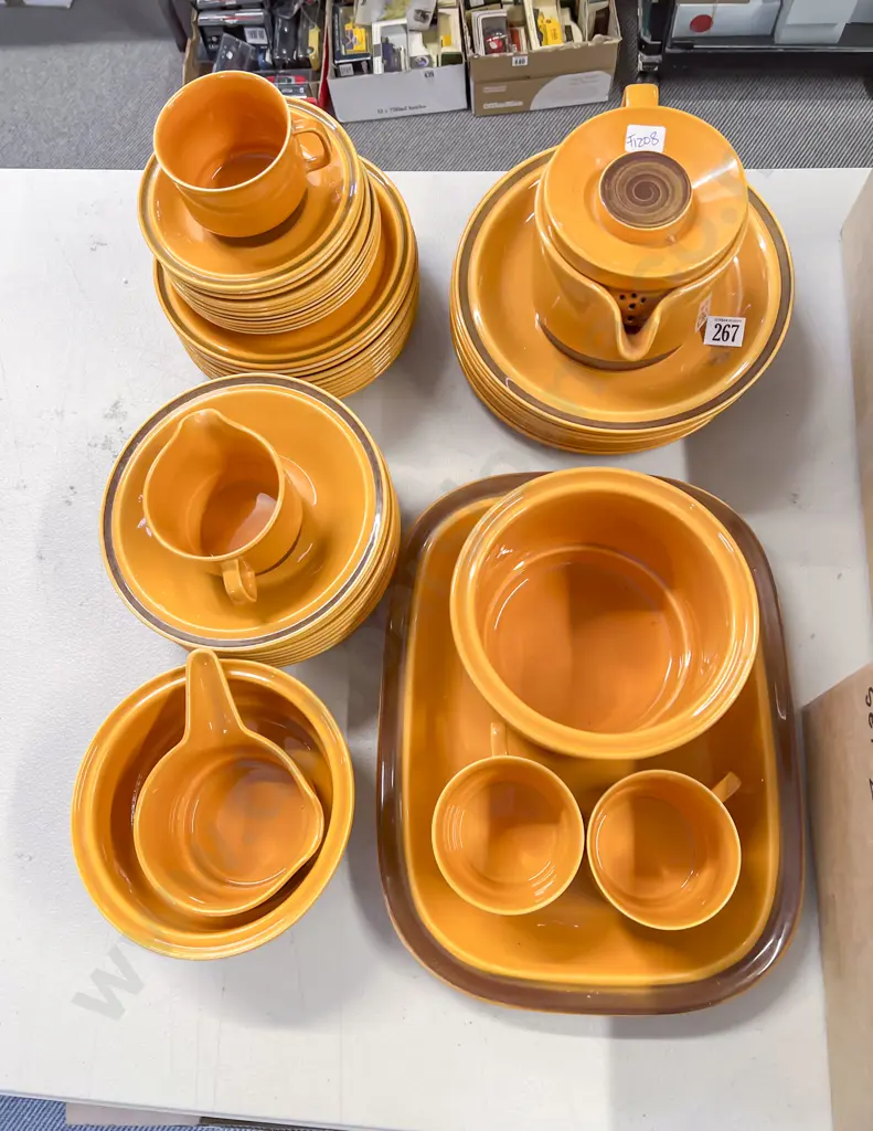 Mid C20th Norwegian Pottery Part Dinner Set Image 1++