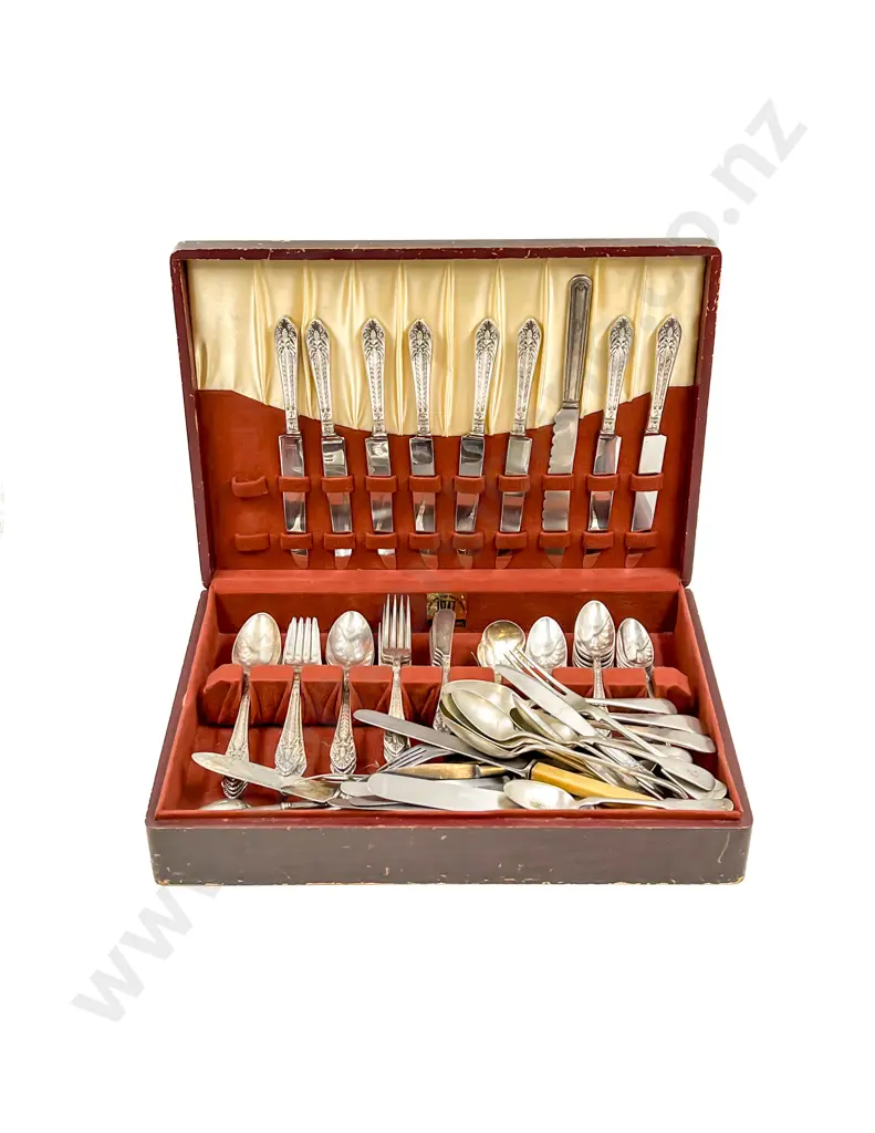 Canteen of Assorted Cutlery Image 1++