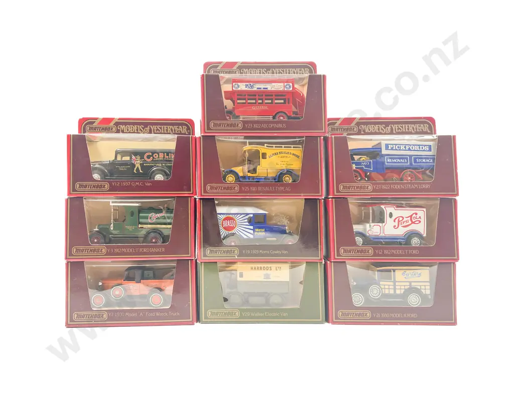 Ten Models of Yesteryear Red Window Boxed Models Image 1++