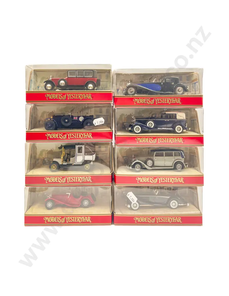 Eight Models of Yesteryear Window Pictorial Backed Boxed Models Image 1++