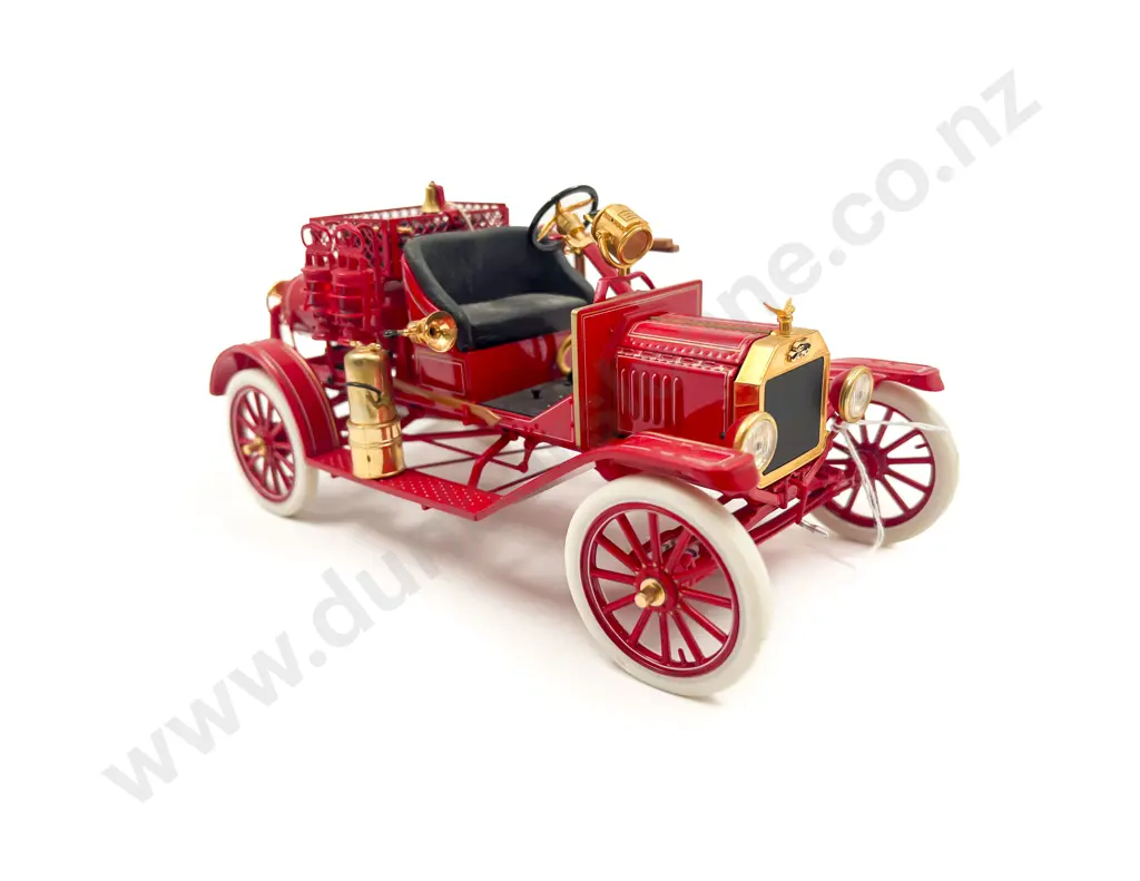 Franklin Mint 1916 Ford Model T Fire Truck (slight damage to under rail) Image 1++