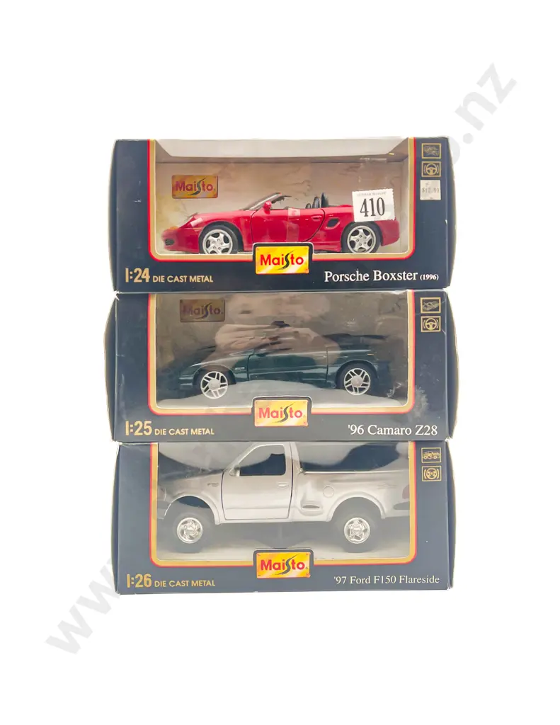 Three Maisto 1-24 Scale Models Image 1++