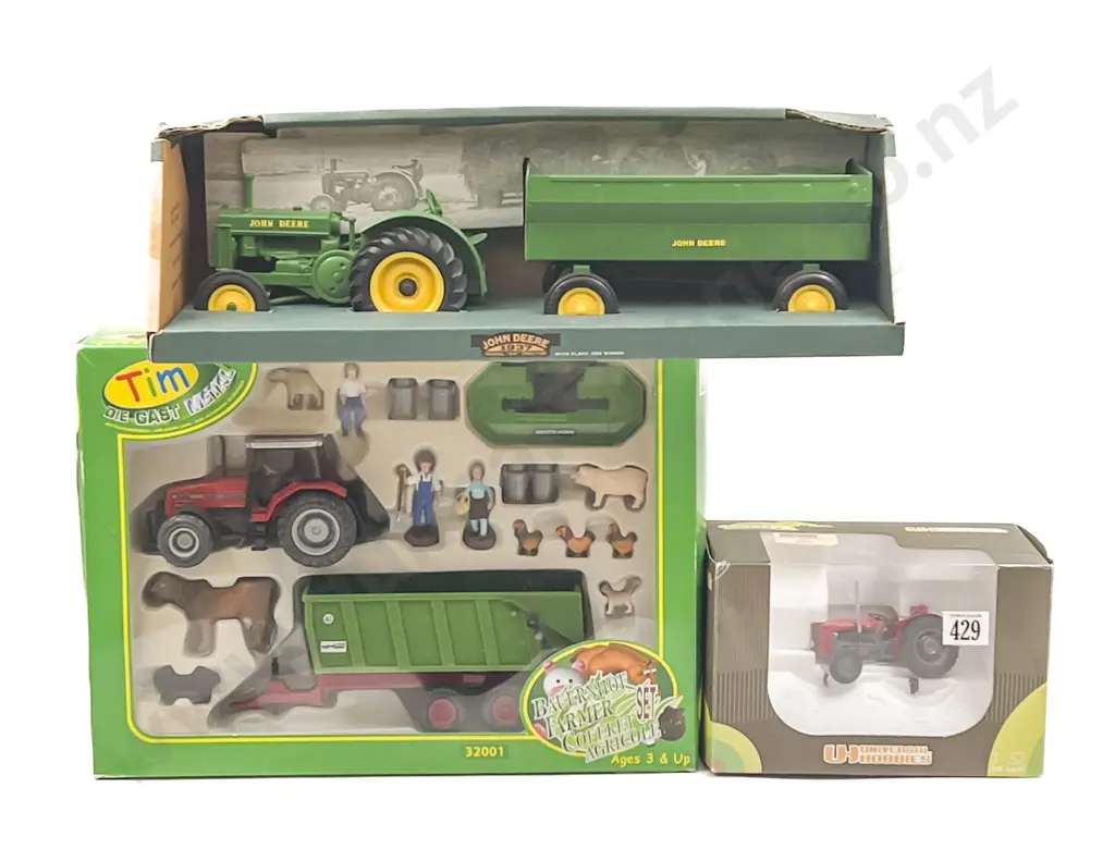 John Deere Tractor and Trailer UH Tractor and Farm Set Image 1++