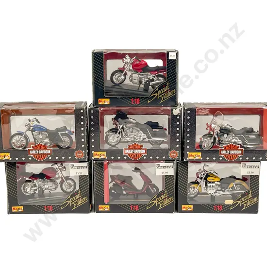 Seven Maisto 1-18 Scale Motorbike Models