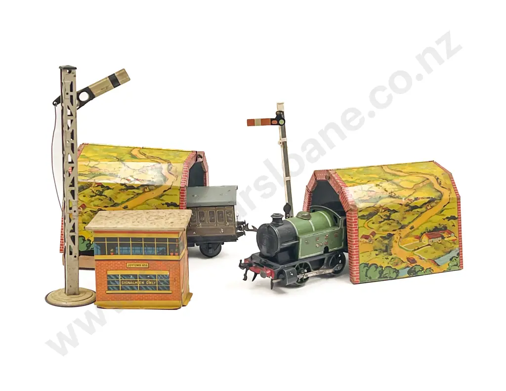 Hornby O Gauge Clockwork Tank Locomotive With Rolling Stop and Track Image 1++