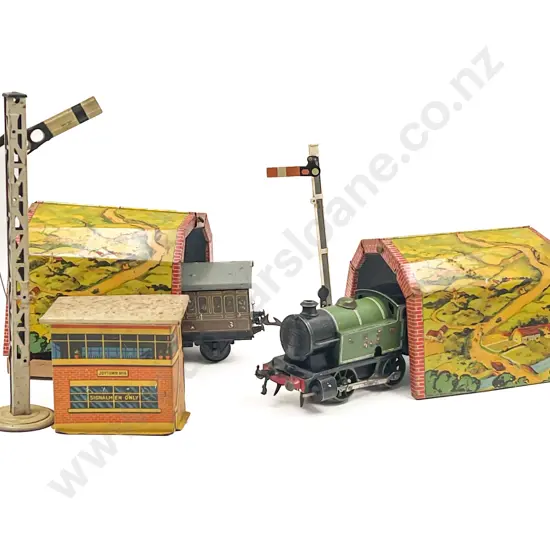 Hornby O Gauge Clockwork Tank Locomotive With Rolling Stop and Track