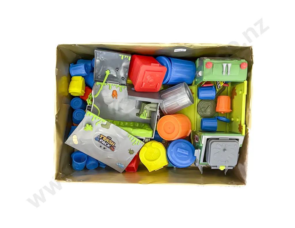 Collection of 'The Trash Pack' Collectable Toys Image 1++