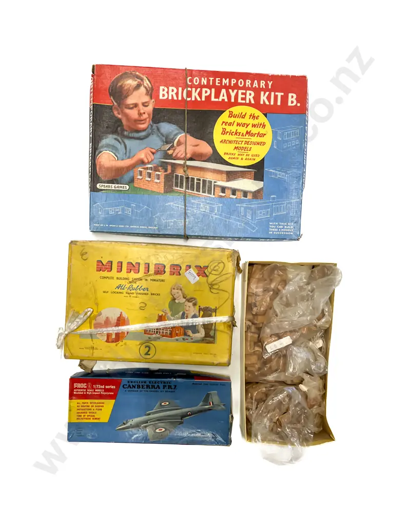 Vintage Boxed Minibrix and Contemporary Brickplayer Kit etc Image 1++