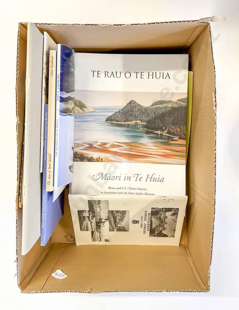 Box of Assorted NZ Reference Pamphlets etc Image 1++