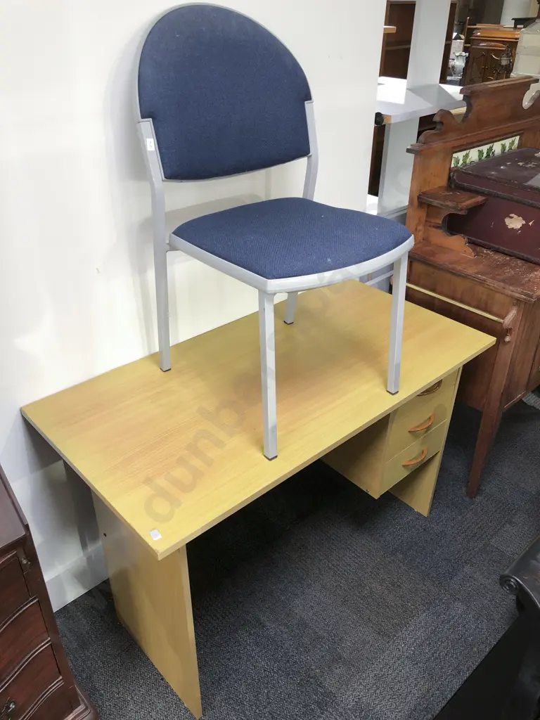 Modern Office Desk & Chair Image 1++