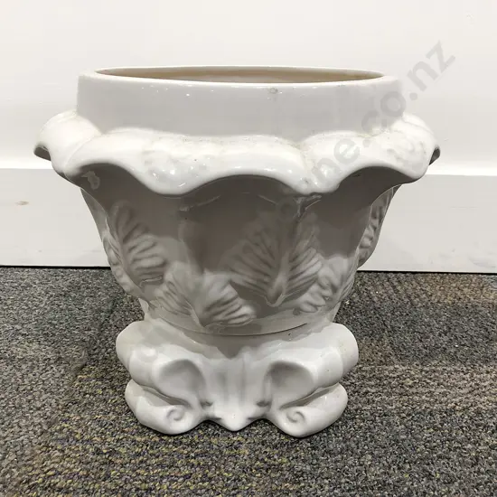 Claytan Stoneware Glazed Planter on Stand