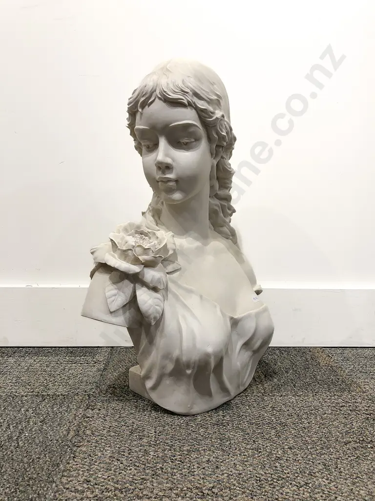 Resin Bust of Lady Image 1++