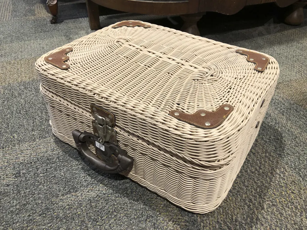 Monarch Designed Rattan Picnic Case with Fitted Interior Image 1++
