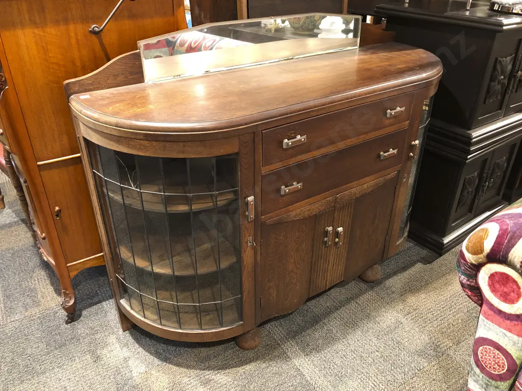 Art Deco Oak Sideboard with Curved Led Light Doors Image 1++