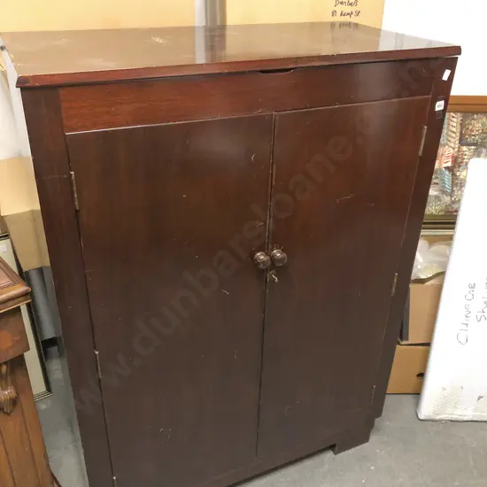 Mahogany Manrobe