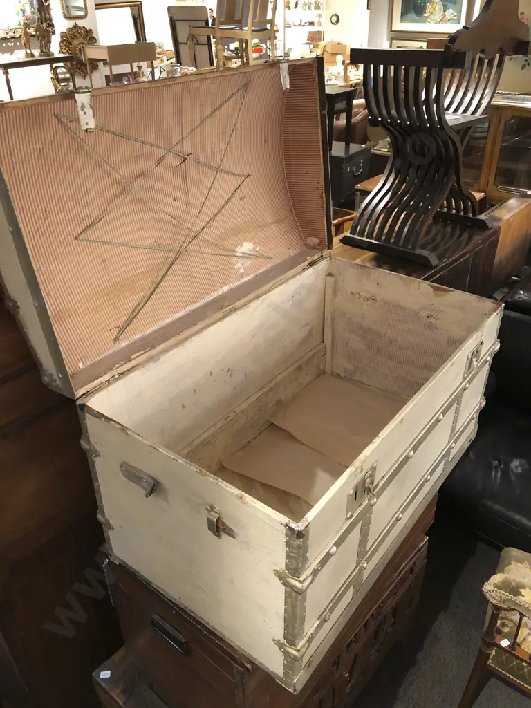 Painted Dome Top Sea Chest Image 1++