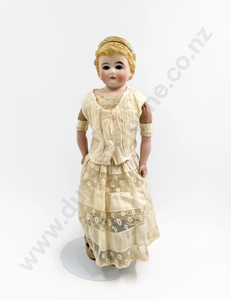 German Parian Bisque Shoulder Plate Doll Image 1++