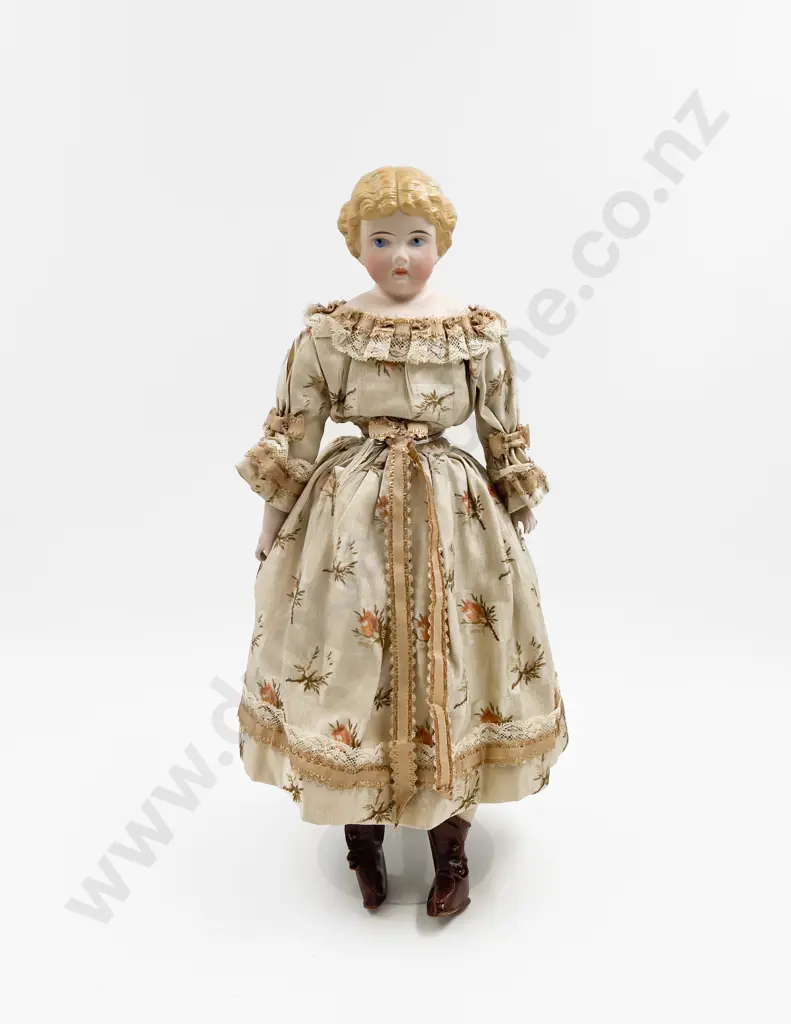 German Parian Bisque Shoulder Plate Doll Image 1++