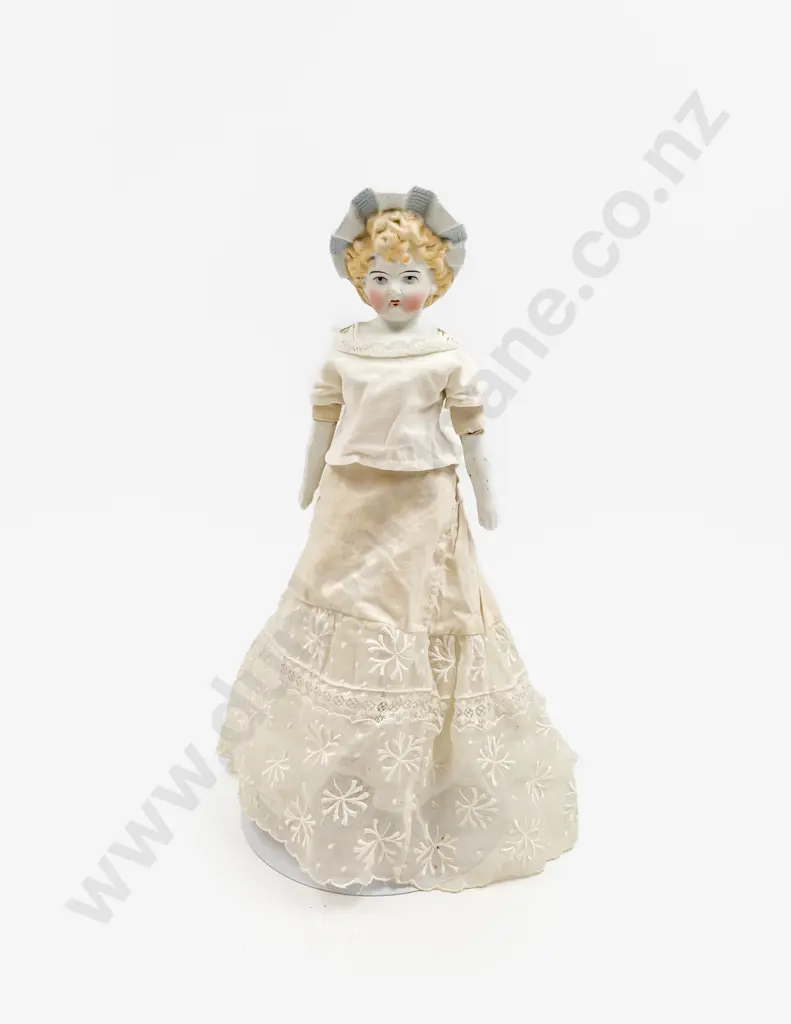 German Parian Bisque Shoulder Plate Bonnet Head Doll Image 1++