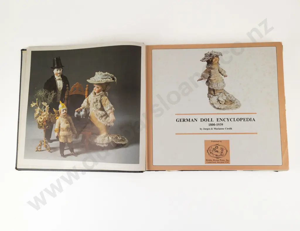Reference - German Doll Encyclopedia 1800 - 1939 (fault to binding) Image 1++