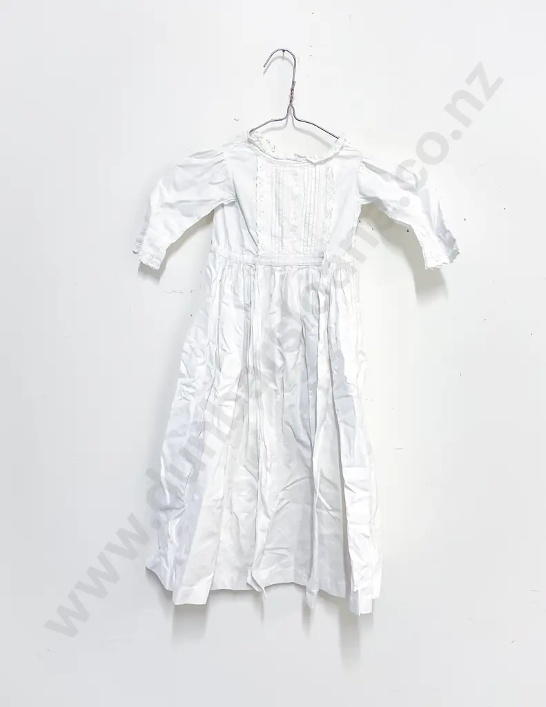 Three Early C20th Cotton Babies Cot Gowns Image 1++