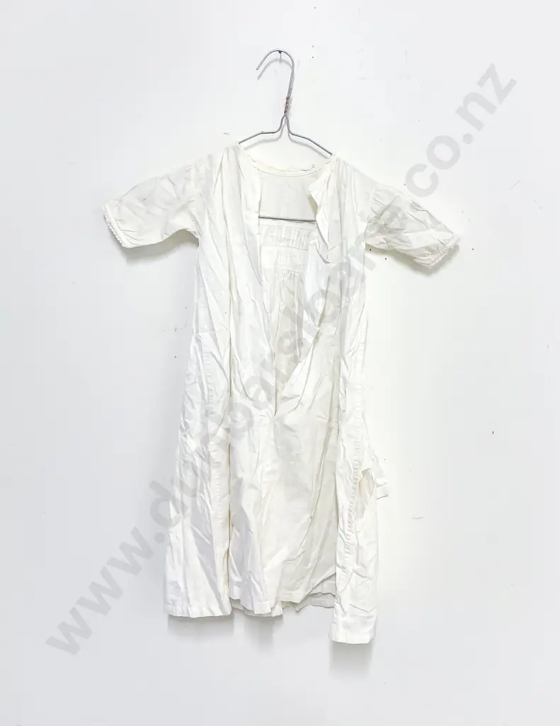 Three Early C20th Cotton Babies Cot Gowns Image 1++