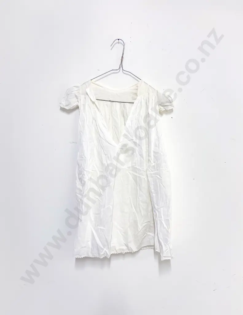 Three Early C20th Cotton Babies Cot Gowns Image 1++