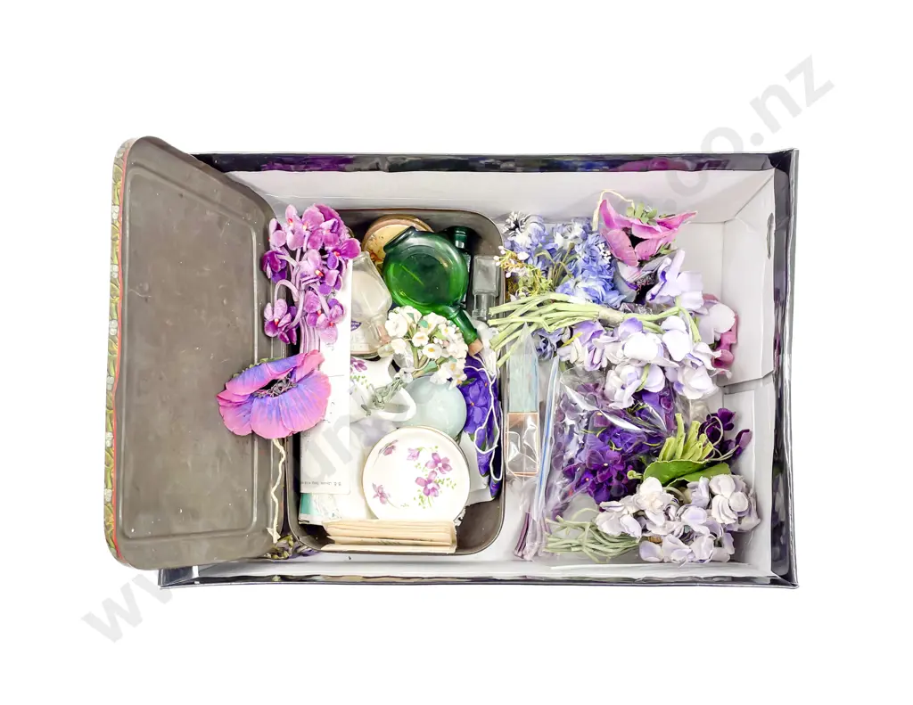 Collection Vintage Milliner's Flowers Image 1++