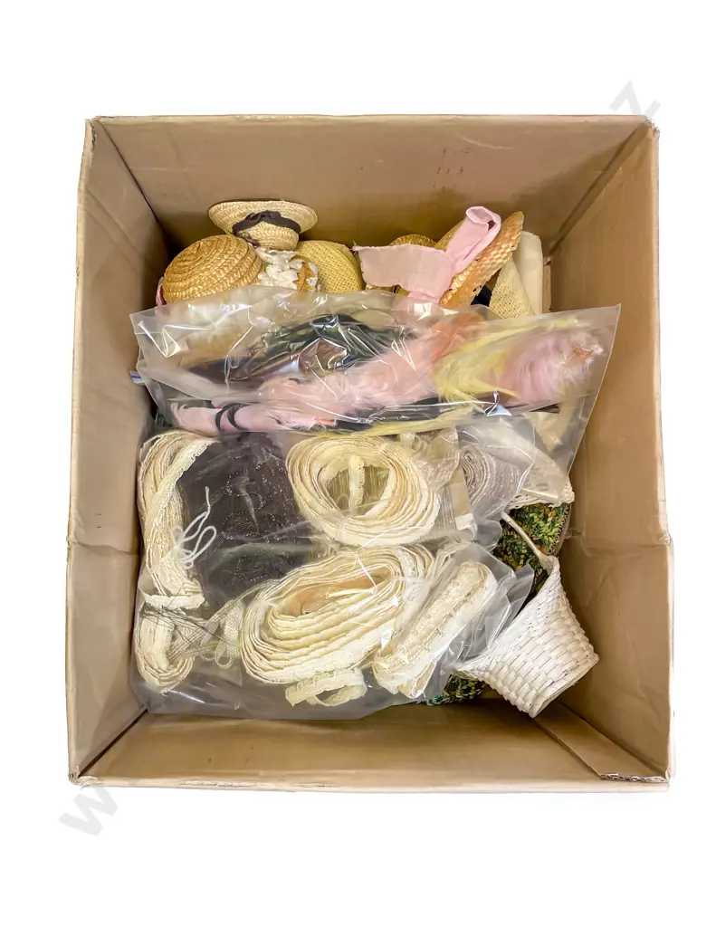 Collection Dolls Mainly Straw Hats with Feathers and Braids Image 1++
