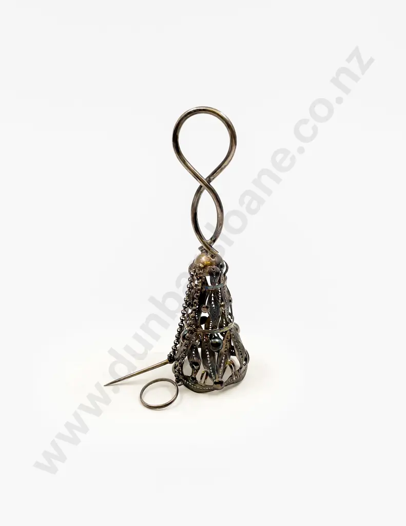 Victorian Silver Nosegay Image 1++