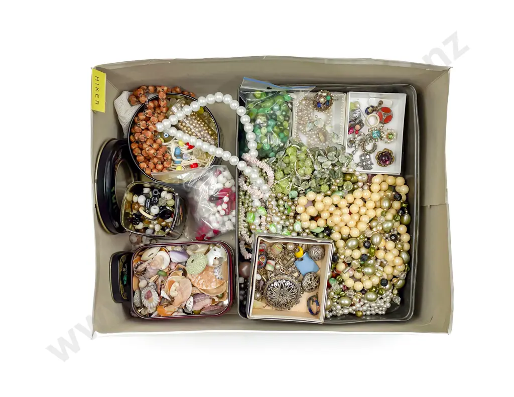 Qty Beads and Beaded Jewellery Image 1++