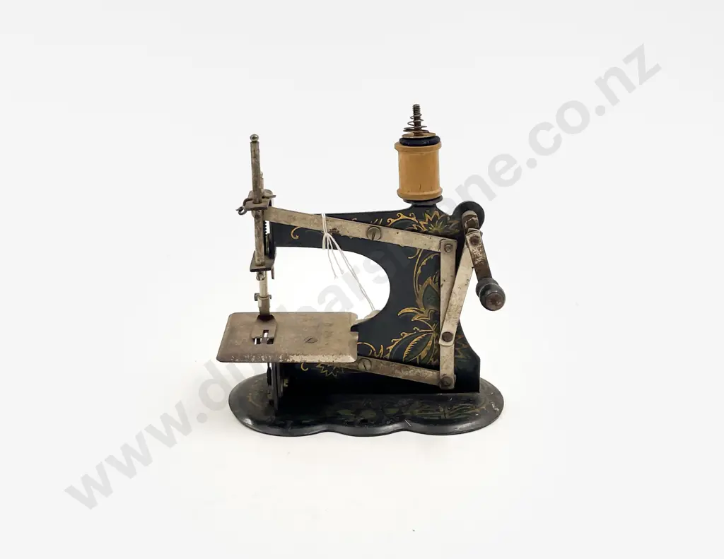 Vintage Made in German Painted Tinplate Childs Sewing Machine Image 1++