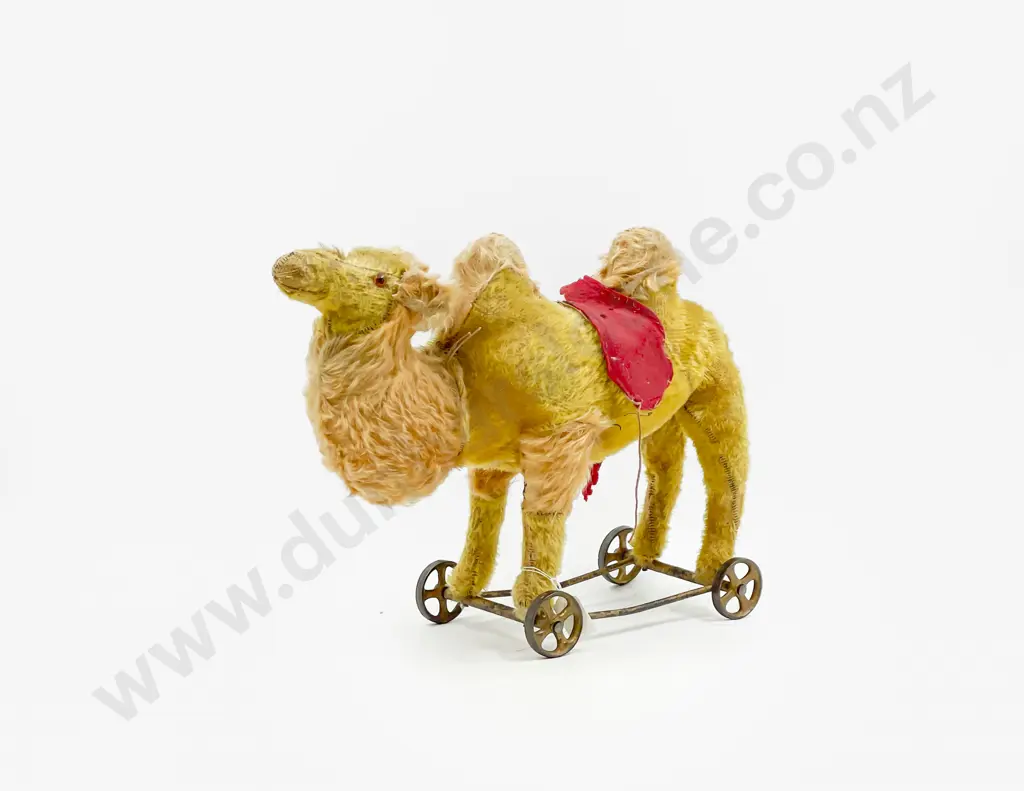 Early Steiff 'Pull-a-Long' Camel Image 1++