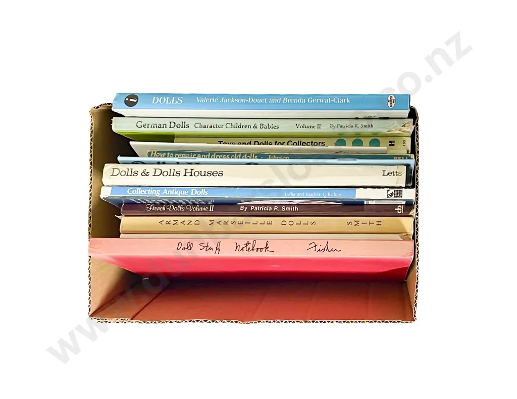 Qty Assorted Doll Reference Books Image 1++