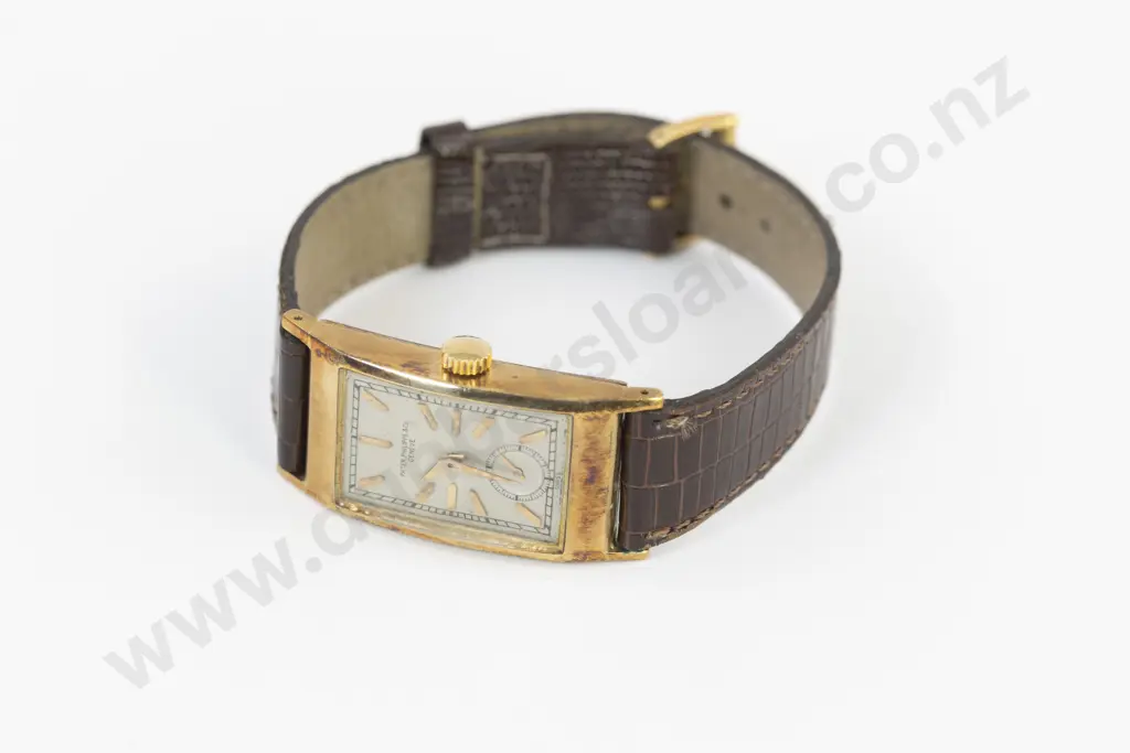 Circa Early 1940's 18ct Cased Patek Philippe 'Tegolino' Reference 425 Wrist Watch Image 1++