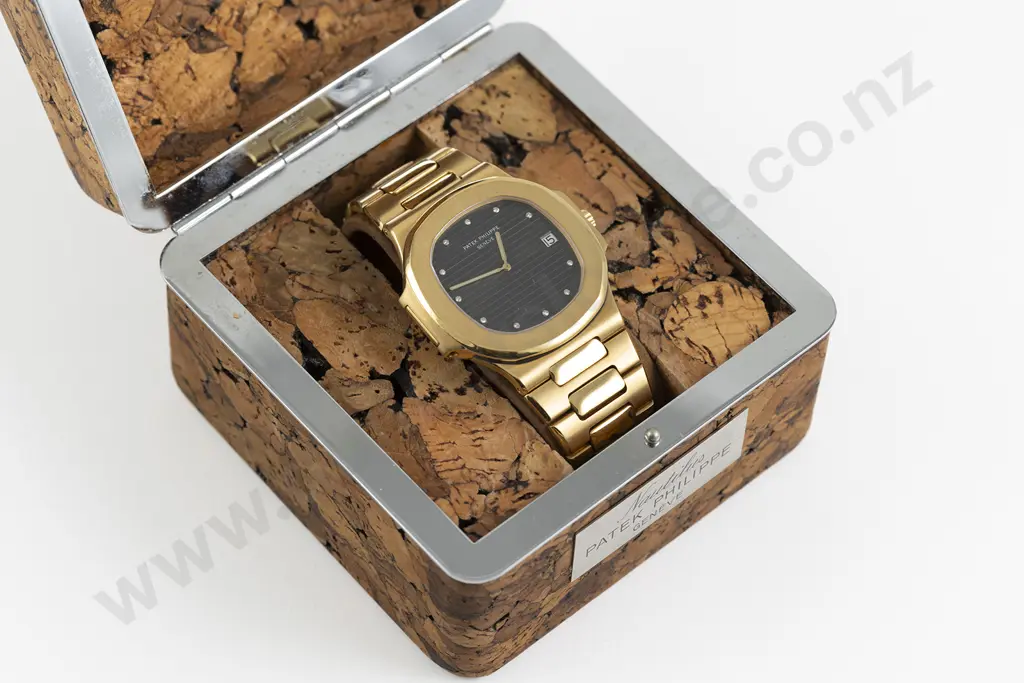 C1979 Patek Philippe Reference 3800/1 (3700) Jumbo Nautilus Automatic Wrist Watch Image 1++