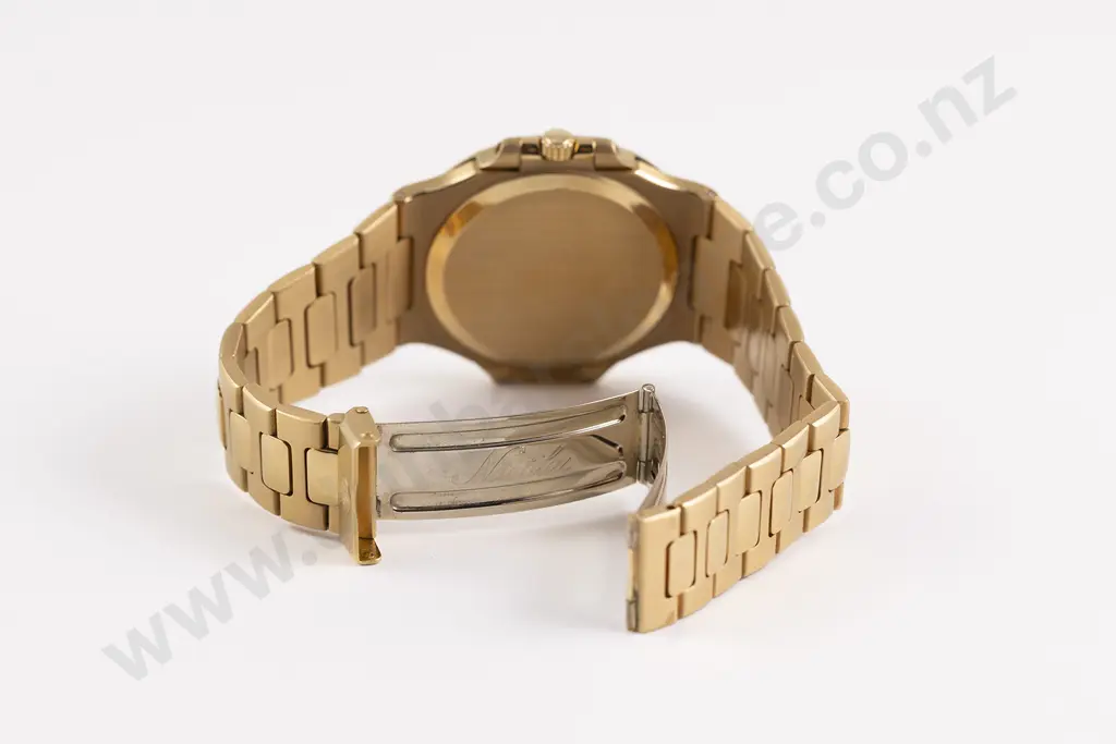 C1979 Patek Philippe Reference 3800/1 (3700) Jumbo Nautilus Automatic Wrist Watch Image 1++