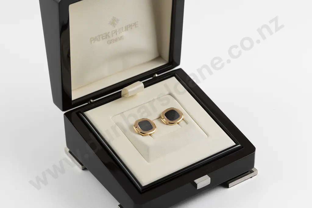Pair Patek Philippe 750 (18ct) Cuff Links Matching the Jumbo Nautilus Wrist Watch Image 1++