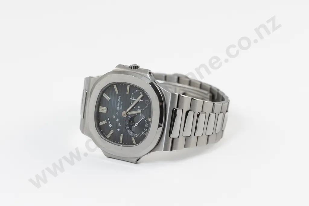 Patek Philippe Reference 3712/1A-001 Nautilus Automatic Wrist Watch Image 1++