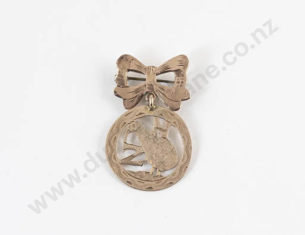 NZ 9ct Kiwi Brooch Image 1++