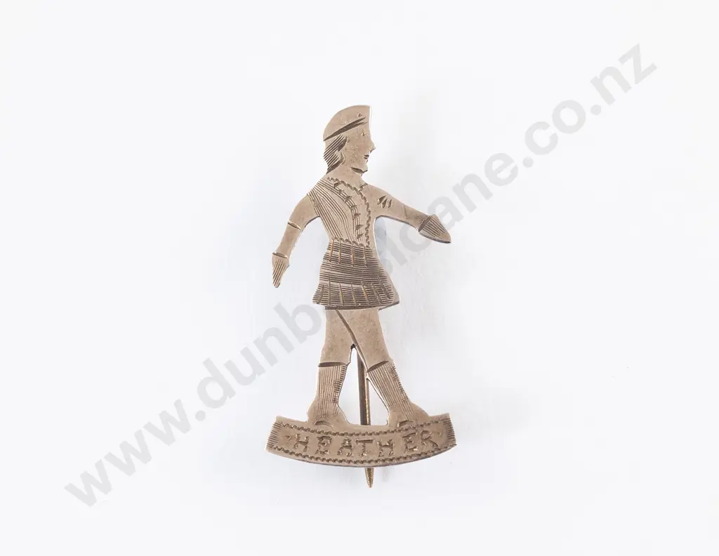 NZ 9ct Marching Girls Lapel Brooch Image 1++