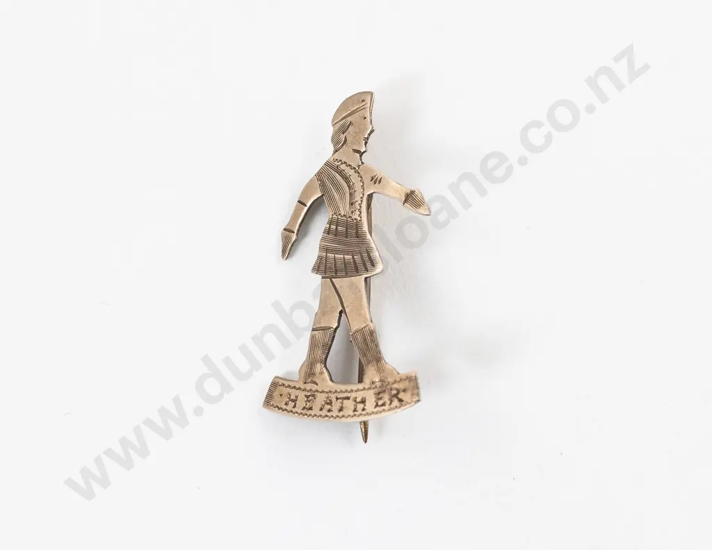 NZ 9ct Marching Girls Lapel Brooch Image 1++