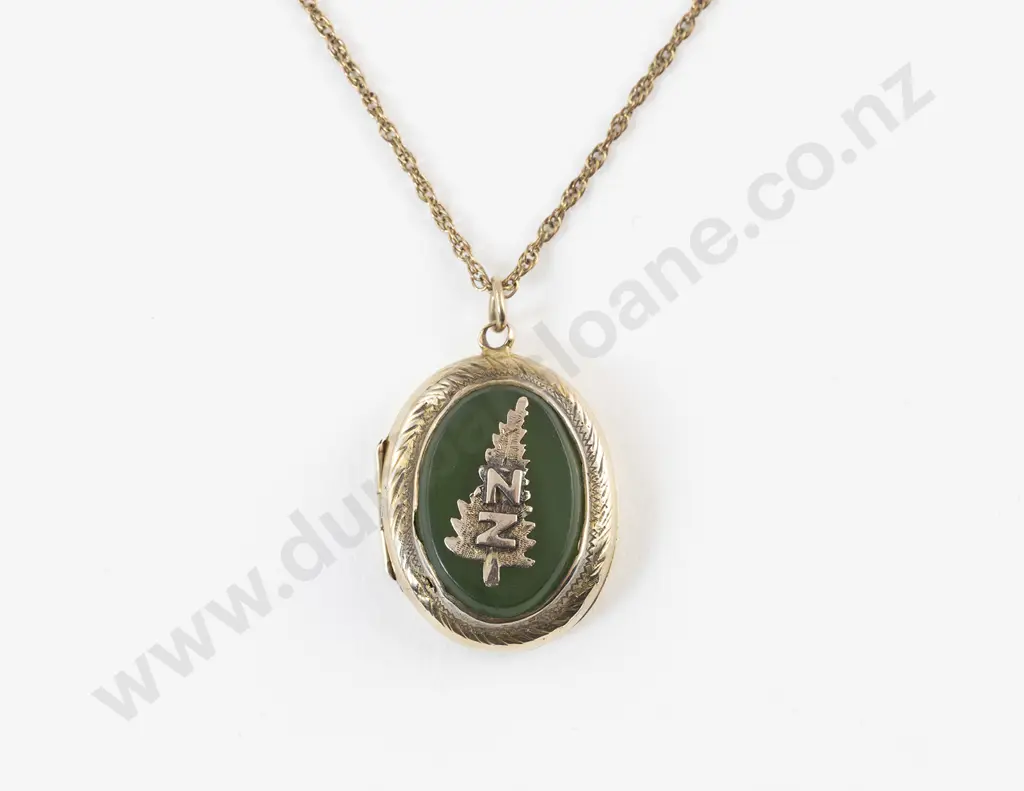 NZ 14ct Single Panel Greenstone Photo Locket Image 1++