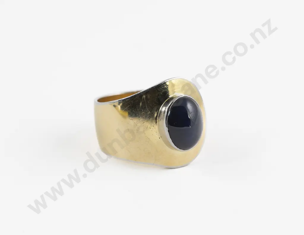 NZ Jeweller Tony Williams 18ct and Platinum Sapphire Dress Ring Image 1++