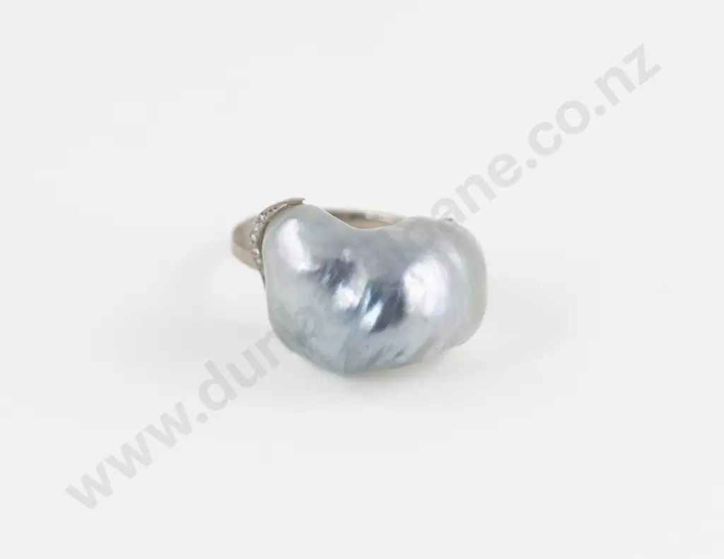 18ct Large Keshi Pearl and Diamond Ring Image 1++